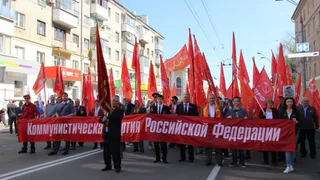 Брянские чиновники поменяли расстановку политических партий на параде 17 сентября