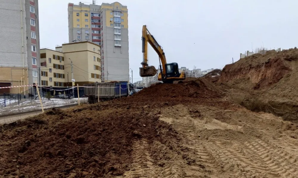 На улице Пушкарской во Владимире создают основание для нового дорожного покрытия