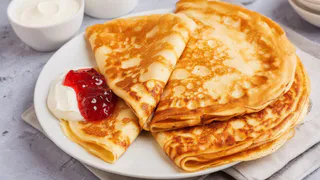 Просто добавьте кипяток: такие блины получатся идеальными - ажурные, мягкие и необычайно вкусные