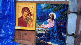 Епархия возмутилась коврами на челябинском рынке с изображением святых