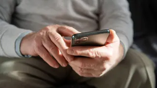 Пенсионер купил для мошенников криптовалюту на 12,4 миллионов рублей