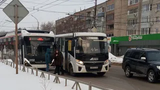 На Касимовском шоссе в Рязани столкнулись троллейбус и маршрутка
