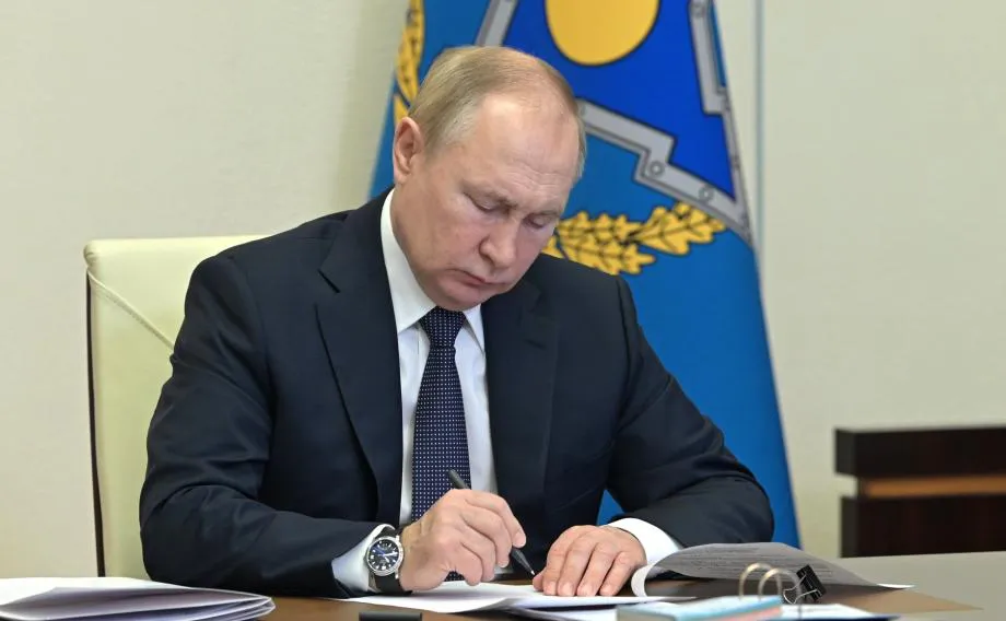 Теперь окончательно и безоговорочно: россиян обрадовали новой путинской выплатой 11 300 рублей