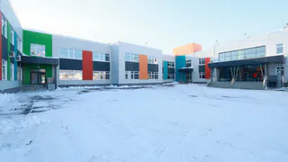 Алексей Текслер открыл новую школу в деревне Сарафаново под Чебаркулем