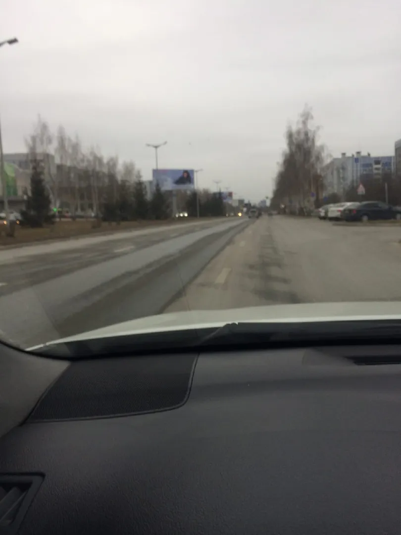 Где логика? В Нижнекамске реагентами покрывают сухой асфальт