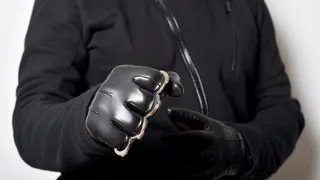 Специалисты рассказали о словах-маячках, которые не следует произносить по телефону