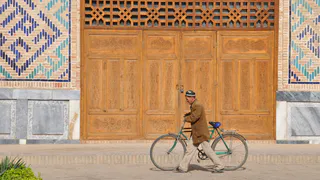 "Невозможно спокойно ходить по улицам": это об Узбекистане обычно скрывают от туристов