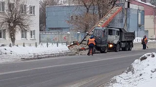 80 единиц техники сражаются с последствиями снегопада в Брянске
