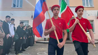 Все школы Татарстана до конца 2024 года оснастят государственными символами РФ и РТ