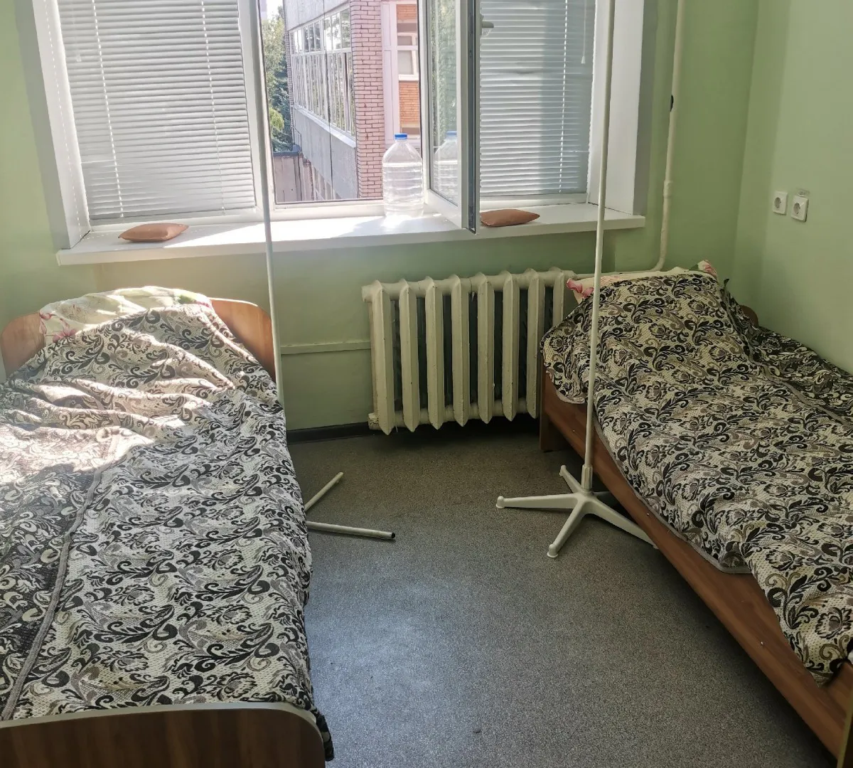 В Брянске перинатальный центр получил новые функциональные кровати для рожениц