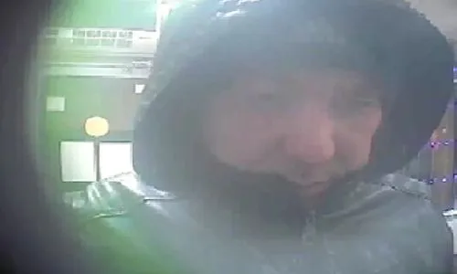 Разыскивается: полиция ищет нижнекамца похитившего свыше 14000 р. с чужой банковской карты
