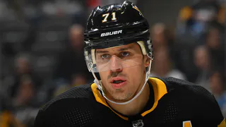 Магнитогорский спортсмен Евгений Малкин прервал пятиматчевую серию без голов и принёс "Питтсбургу" победу