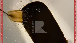 У жителей Канищева из крана полилась почти черная вода