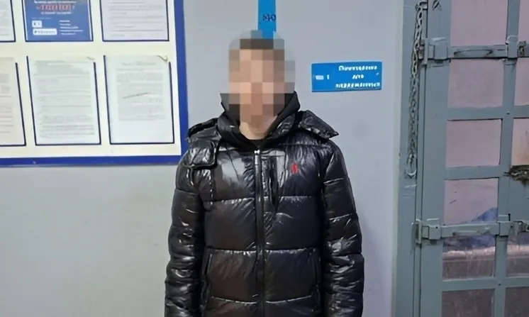 В Чебоксарах задержали 19-летнего закладчика с 33 свёртками
