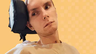 Боец из Коми перевел 110 тысяч рублей инвалиду