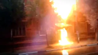 В Рязани на улице Свободы загорелся заброшенный дом