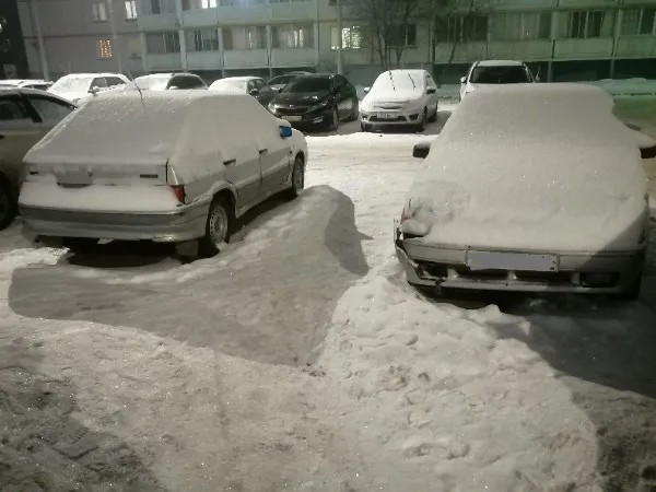 Нижнекамцам не нравятся брошенные авто во дворах со спущенными колесами