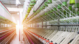 «Ваша работа – не просто производство товаров»: поздравление губернатора с Днём работников текстильной и лёгкой промышленности