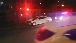 Капот всмятку: на Гагарина автомобиль врезался в столб