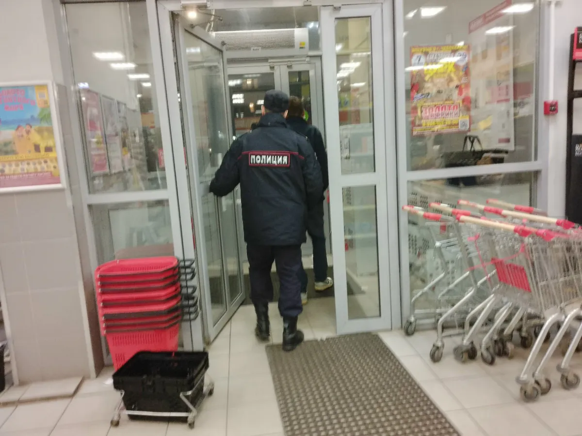 Прокуратура оштрафовала продавщицу за неоднократную продажу газовых баллончиков подросткам в Магнитогорске