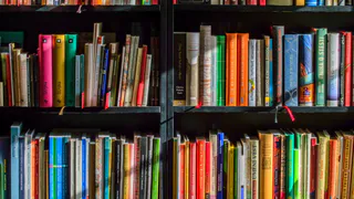 Такие советские книги стоят до 5 млн рублей - загляните на свои полки с книгами