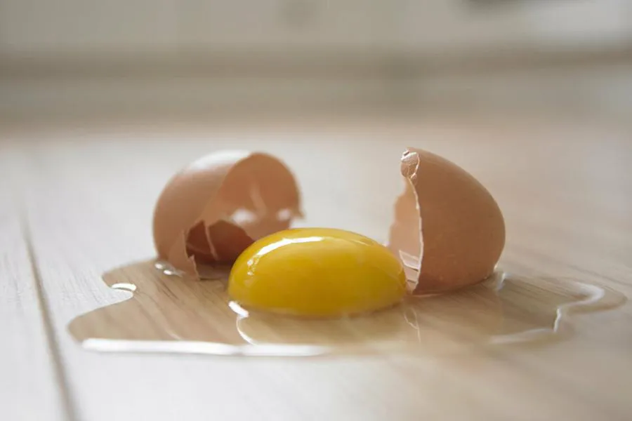 Яйца продолжают катиться в пропасть