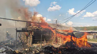 Шесть пожаров за сутки в Коми: для спасателей понедельник выдался "жарким"