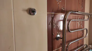 Класть плитку в санузле - вышло из моды: есть альтернативный вариант - дешевле и выглядит достойно