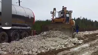 «Кисельную» дорогу в Коми стали отсыпать бутовым камнем