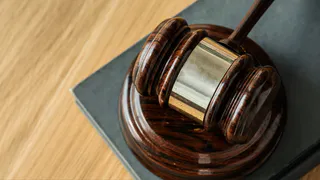 Суд взыщет с жителя Астрахани деньги, похищенные со счета пожилого ковровчанина