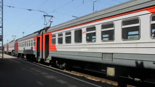 Был в наушниках и не услышал локомотив: в ОДКБ спасли 10-летнего мальчика, которого сбил поезд