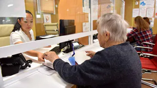 Абсолютно всем пожилым. Пенсионеров призвали оформить новую льготу за стаж работы 