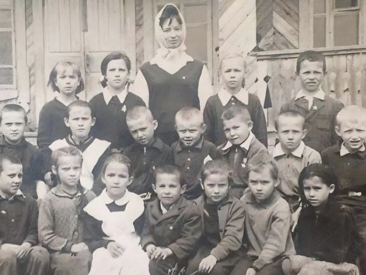 Минниханов в первом классе: пресс-секретарь раиса Татарстана опубликовала фото