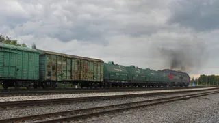 В Рязанской области подросток-зацепер  упал с цистерны грузового поезда