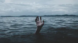 Из Оки около села Коростово подняли тело 27-летнего мужчины: подробности от СКР