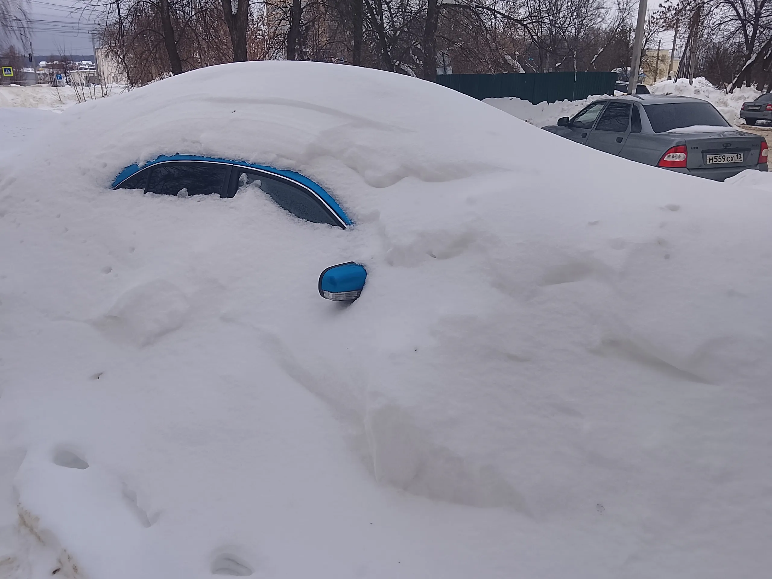 «Пассажиры лазают по валу с палочками»: в Кораблино пожаловались на уборку снега у кассового пункта