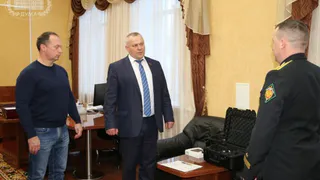 Валентин Суббот и Сергей Антошин поздравили пограничников с годовщиной основания службы