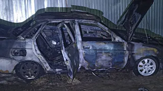 В Коми пожары уничтожили легковушку и повредили два гаража 