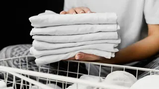 Эффект мощнее белизны за 1 минуту: всего одно средство заменит целую гору порошка. Попробуйте сами