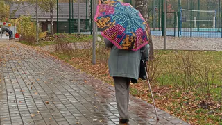 Почему с годами так важно отдаляться от людей: стих Левитанского, от которого сжимается сердце