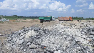 Активисты засыпали канал, с помощью которого осушали "Дикую утку"