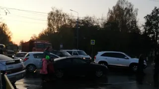 В Брянске Новый городок вновь встал в огромной пробке