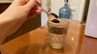 Заливаю в слив 1 стакан — и засор рассасывается со свистом: делаю так постоянно — теперь никаких проблем с вантузом