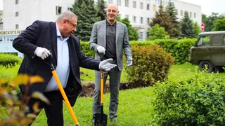 В Касимове на территории администрации и центрального телеграфа высадили более двух тысяч растений 