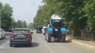 В Новомичуринске сняли на видео необычный свадебный кортеж