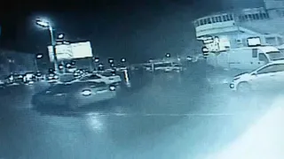 Возле ТЦ "Полетаевский" женщина попала под колеса автомобиля