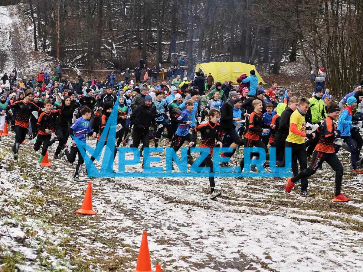 Разноцветный дым, авторский торт, спортивная и музыкальная программа: как пензенский клуб «Кентавр» отметил свой юбилей