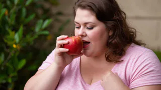 Названы фрукты, от которых многие набирают лишний вес