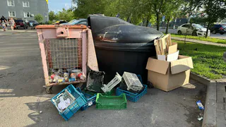 Рязанские коммунальщики назвали ответственных за антисанитарию на контейнерных площадках