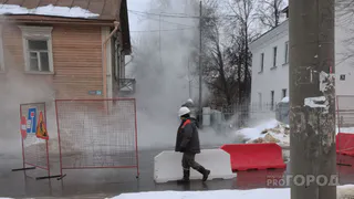 "Вырвался фонтан": во Владимире из-за прорыва труб рабочего ошпарило кипятком